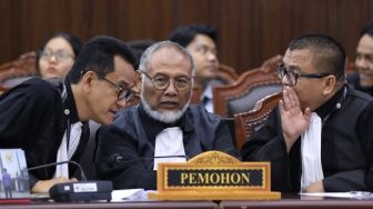 Di Balik Putusan MK soal Gibran, Rakyat Cuma Penonton dalam Konflik Elite