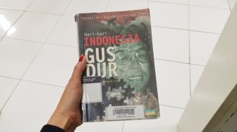 Membaca Wajah Pra-Reformasi Tanah Air di Buku Hari-Hari Indonesia Gus Dur