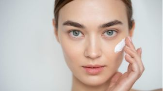 Kulit Auto Adem! 5 Calming Moisturizer Buat Redakan Kemerahan Saat Breakout