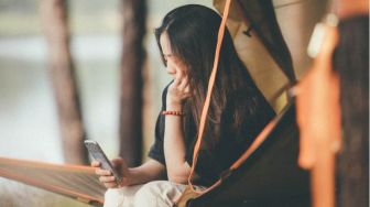 Jeda dari Media Sosial: Kita Tetap Baik-baik Saja Tanpa Update Setiap Hari