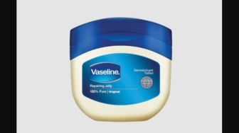Vaseline Petroleum Jelly Bisa untuk Apa Saja? Cek 10 Manfaat dan Cara Pakainya