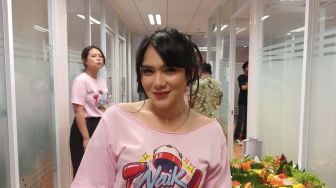 Sinopsis Film Naik Level: Ambisi Davina Karamoy Bawa Salon Kampung Menembus Kelas Mewah