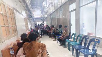 Breaking News! Belasan Siswa SD Negeri di Medan Dilarikan ke Rumah Sakit Usai Santap MBG