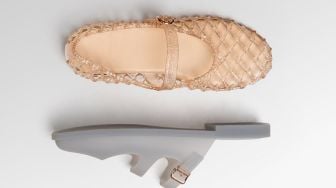 6 Rekomendasi Sandal Jelly Wanita Modis, dari Rp30 Ribuan hingga Premium