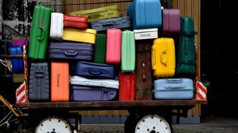7 Tips Memilih Koper Hardside untuk Cegah Bagasi Rusak saat Traveling