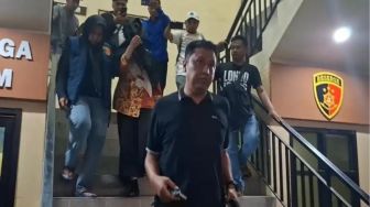 Bawa Polisi, Suami Gerebek Oknum Dokter dan Istrinya di Ruang Kepala Puskesmas Sampang