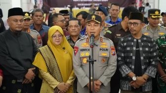 Penanaman di Lahan Bekas Karhutla, Bupati Siak Kasih Nama Pohon 'Jenderal Herry'