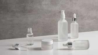 Urutan Pemakaian Skincare Malam Sebelum Tidur agar Kulit Glowing di Pagi Hari