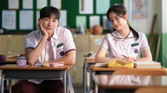 You Are The Apple of My Eye: Tentang Cinta Pertama yang Tak Berakhir Sama