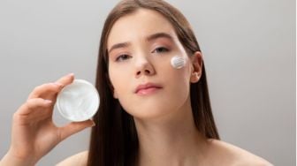 Bantu Samarkan Flek Hitam! 5 Day Cream Niacinamide untuk Wajah Lebih Cerah