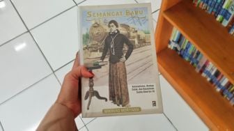 Pengaruh Kolonial pada Kesastraan Sunda Abad 19 di Buku Semangat Baru