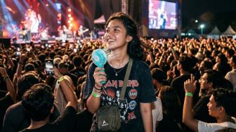 5 Kipas Mini Portable Hemat Baterai untuk Ngonser, Ada yang Awet Hingga 19 Jam