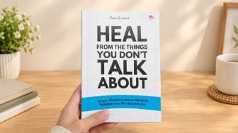Pentingnya Berdamai dengan Masa Lalu dalam Buku Heal from the Things You Don't Talk About