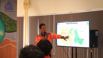 Semen Gresik Kenalkan Dunia Kerja Industri kepada Puluhan Mahasiswa Prodi Fisika UAD Yogyakarta