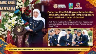 Gubernur Khofifah Sampaikan Keberhasilan Nawa Bhakti Satya Saat Pimpin Upacara Hari Jadi ke-81Jatim