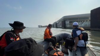 Tiba-tiba Keluar Mobil, Pria Asal Cilegon Nekat Terjun ke Laut di Dermaga Eksekutif Bakauheni