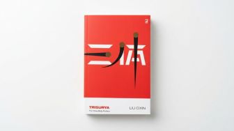 Ulasan Trisurya: Ketika Manusia Berhadapan dengan Ancaman dari Luar Bumi