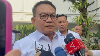 Panggil Menteri hingga Panglima, Prabowo Gelar Rapat Khusus Bahas Karhutla di Istana
