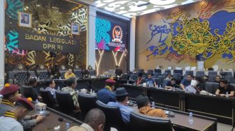 Soroti Ijazah Gibran, Ray Rangkuti hingga Ubedilah Datangi DPR Temui Doli Golkar Desak Hak Angket