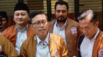Andi Azwan Tegaskan, Gibran Segera Tunjukkan Ijazah Setara SMA