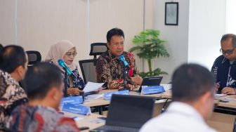 PT Biro Klasifikasi Indonesia (Persero) atau BKI menyelenggarakan Sidang Komite Teknik di Kantor Cabang Utama Klas BKI Surabaya yang dilanjutkan technical visit ke fasilitas penelitian di Institut Teknologi Sepuluh Nopember (ITS), Surabaya. [handout]