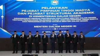 Lantik Pejabat Eselon I dan Staf Khusus, Mendagri Tekankan Loyalitas, Integritas, dan Kinerja