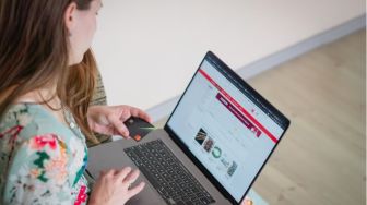 Stop FOMO Belanja: Saatnya Beralih dari Budaya Checkout ke Mindful Shopping