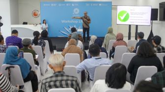 Advokat dan praktisi hukum kekayaan intelektual, Ari Juliano Gema menyampaikan pemaparan dalam Workshop Literaia: Kontrak Sehat, Karya Selamat yang merupakan rangkaian dari kegiatan Festival Literaia 2026 di Museum Nasional Indonesia, Jakarta, Selasa (13/10/2026). [Suara.com/Alfian Winanto]