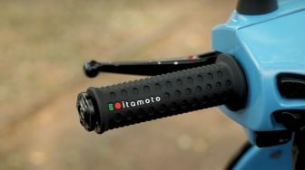 Itamoto Luncurkan Dots Handgrip untuk Skutik Premium