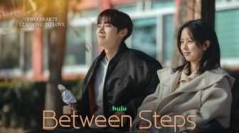 4 Episode Pertama Between Steps: Dinamika Hubungan di Tengah Lab Robotika