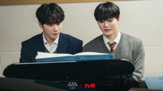5 Pesan Moral Four Hands Two Sonatas: Sisipkan tentang Trauma dan Ambisi