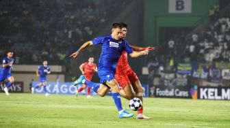 Persib Amankan Tiga Poin Lewat Penalti Peralta, Cong Viettel Dipaksa Pulang Tanpa Gol