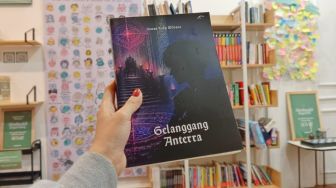 Gelanggang Anterra: Perjalanan Remaja Tanpa Sihir Menantang Hierarki Dunia