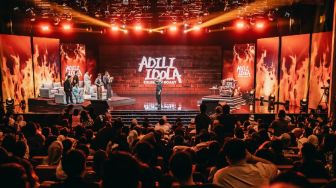 Bikin Suguhan Segar, Adili Idola Bawa Warna Baru Stand Up Comedy Indonesia