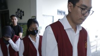 Istri dan Dua Anak Koko Erwin Didakwa Cuci Uang Rp15,3 Miliar, Aset Tanah hingga Ruko Disita