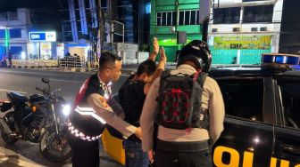 Bikin Onar di Depan BRI Raden Intan Bandar Lampung, Pria Bersenjata Tajam Diringkus Polisi