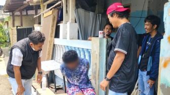 Kampung Ambon Kembali Digerebek, 7 Orang Positif Narkoba dan Senjata Tajam Disita