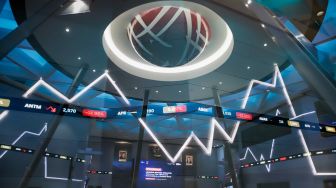 Penampakan layar pergerakan Indeks Harga Saham Gabungan (IHSG) di Bursa Efek Indonesia, Jakarta, Jumat (16/10/2026). [Suara.com/Alfian Winanto]

