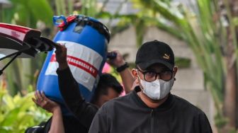 Penampakan Tong Biru Tempat Bupati Klaten Simpan Duit Suap Rp1,9 Miliar yang Disita KPK