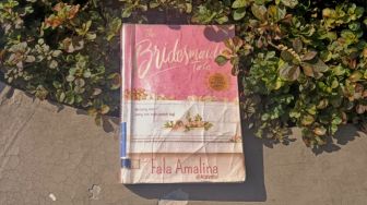 The Bridesmaids Tale: Ketika Luka Lama Membuat Kita Takut Jatuh Cinta Lagi
