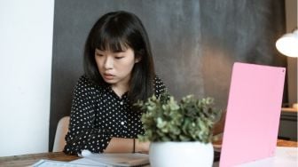 Kerja, Upgrade Skill, dan Networking: Saatnya Menggugat Kebutuhan Healing?