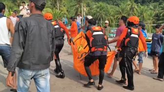 Lambaian Tangan Terakhir di Tengah Ganasnya Ombak, Pria Pesisir Barat Ditemukan Tewas