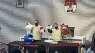 Uang Hingga Perhiasan Ditemukan Penyidik KPK di Rumah Dinas Bupati Klaten