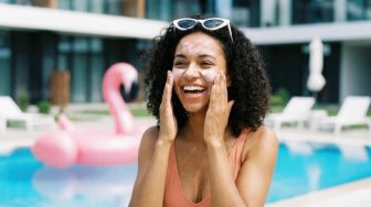 4 Sunscreen Lokal Water Resistant, Proteksi Maksimal untuk Olahraga Outdoor