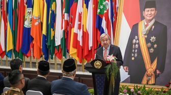 Sekretaris Jenderal (Sekjen) Perserikatan Bangsa-Bangsa (PBB) Antonio Guterres menyampaikan paparannya saat kunjunggannya di Kantor Kementerian Luar Negeri, Jakarta, Senin (19/10/2026). [ANTARA FOTO/Fauzan/YU]