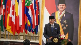Menteri Luar Negeri Arrmanatha Nasir menyampaikan paparannya saat kunjungan Sekretaris Jenderal (Sekjen) Perserikatan Bangsa-Bangsa (PBB) Antonio Guterres di Kantor Kementerian Luar Negeri, Jakarta, Senin (19/10/2026). [ANTARA FOTO/Fauzan/YU]