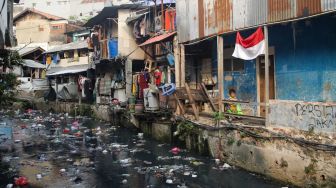 Kawasan Kumuh Anak Kali Krukut Bakal Ditata Mulai 2027