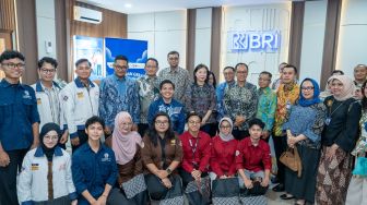 Cara BRI Cetak Mahasiswa UNAIR Jadi Agen Literasi