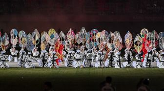 Penari tampil dalam acara pembukaan Asian Para Games 2026 di Stadion Paloma Mizuho, Nagoya, Aichi, Jepang, Minggu (18/10/2026). [ANTARA FOTO/Mohammad Ayudha/kye]
