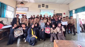 Dosen UNY Kembangkan Smart Box dan Monopoli JAPRODJA untuk Perkuat Pendidikan Khas Kejogjaan